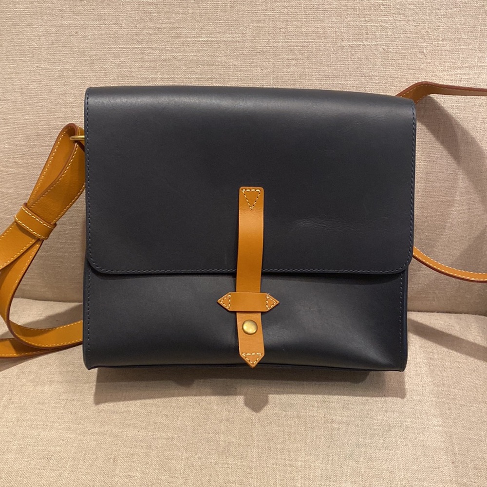 IllBeCa by Joy Gryson Crossbody - Duane Street in Navy & Mustard Leather Bag - Picture 6 of 9